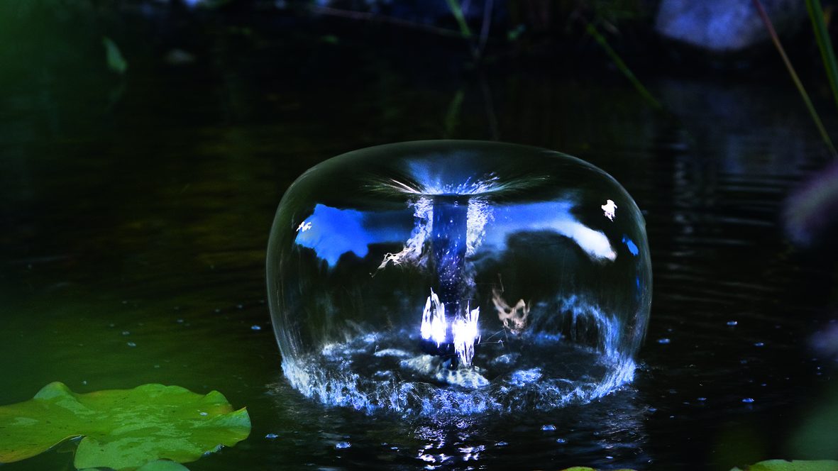 Fontäne Glocke im Teich
