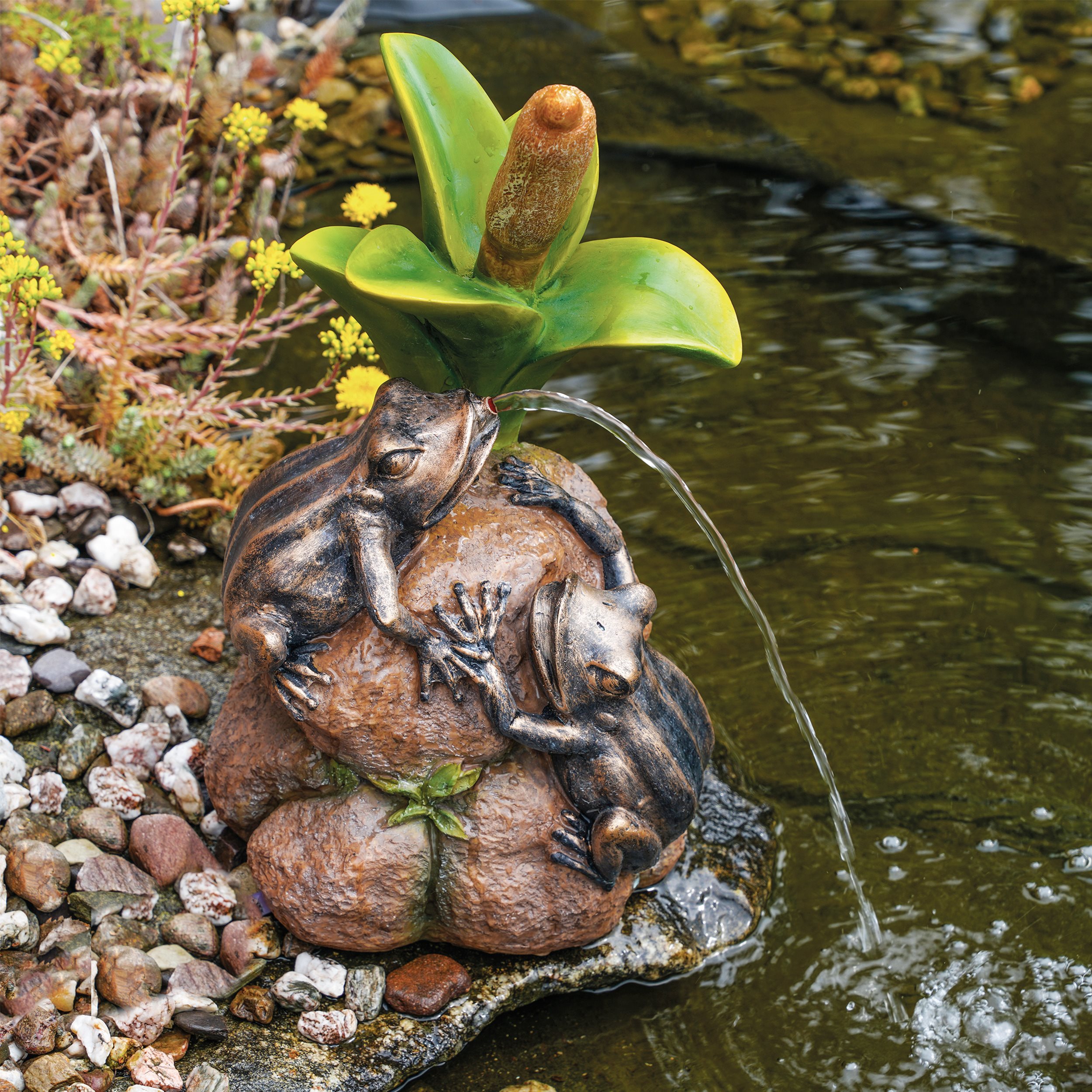 Solar Wasserspeier-Set Froschpaar auf Steinen