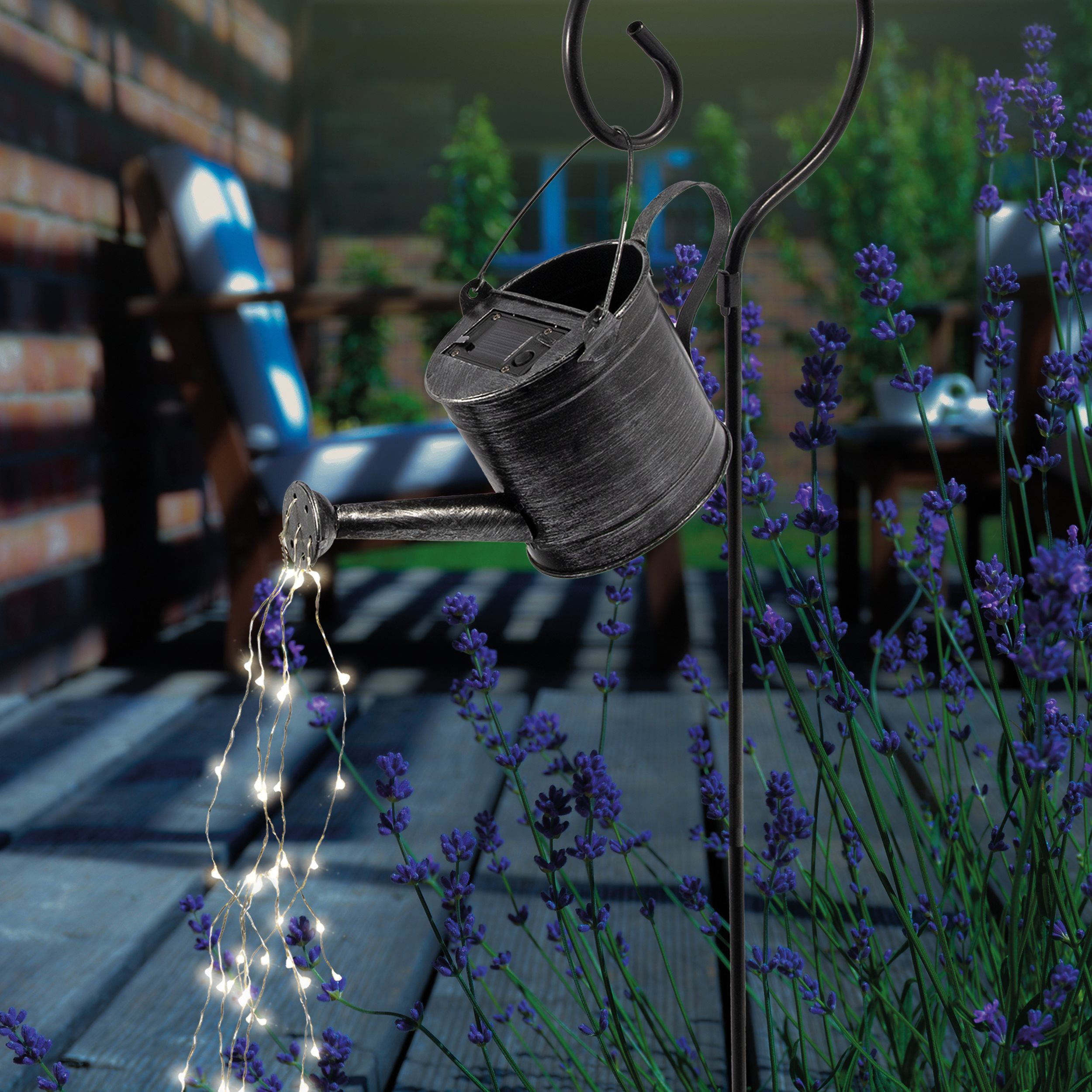 Solar Deko Gießkanne mit Lichterbündel