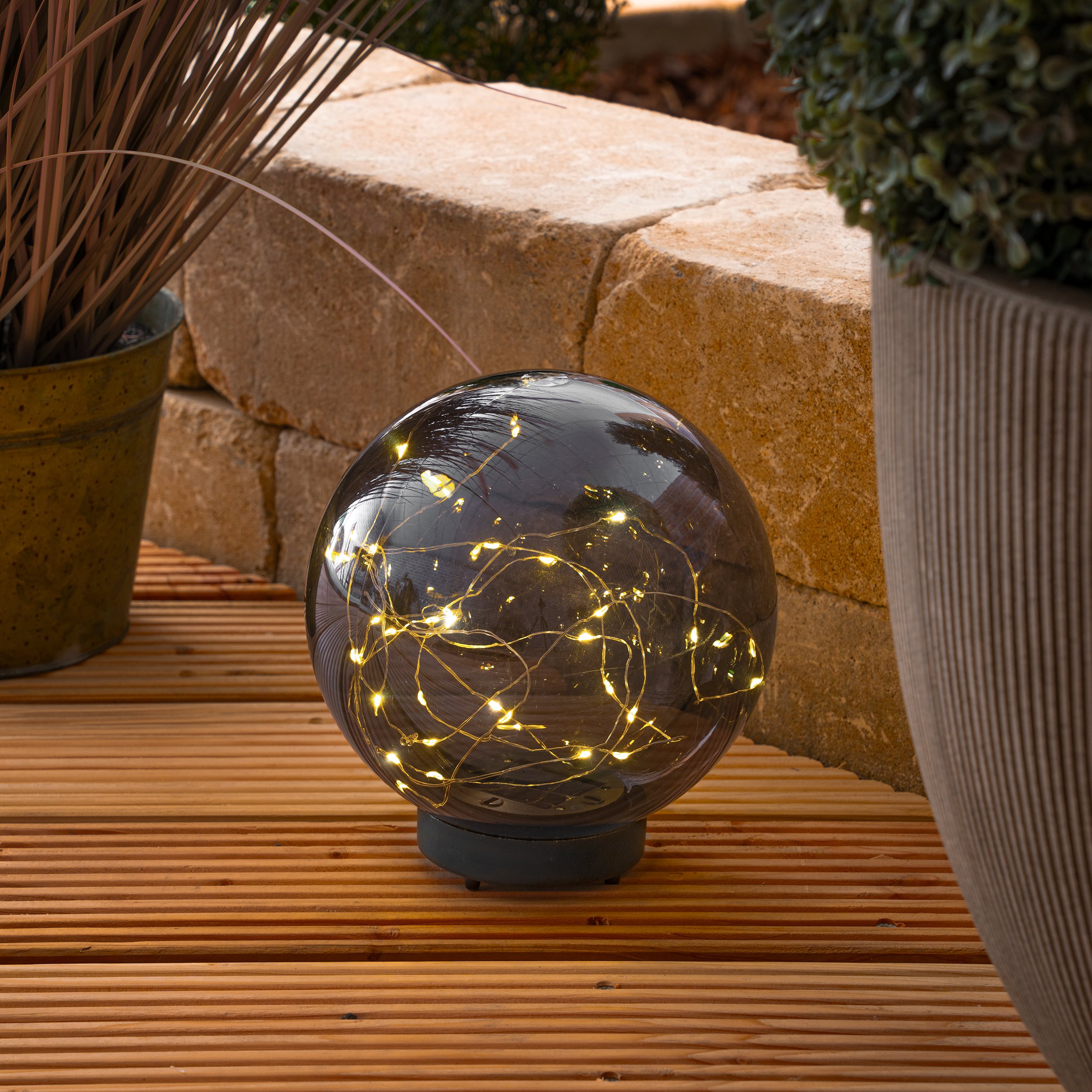 Solarkugel Kyran ⌀ 20 cm mit 30 LEDs