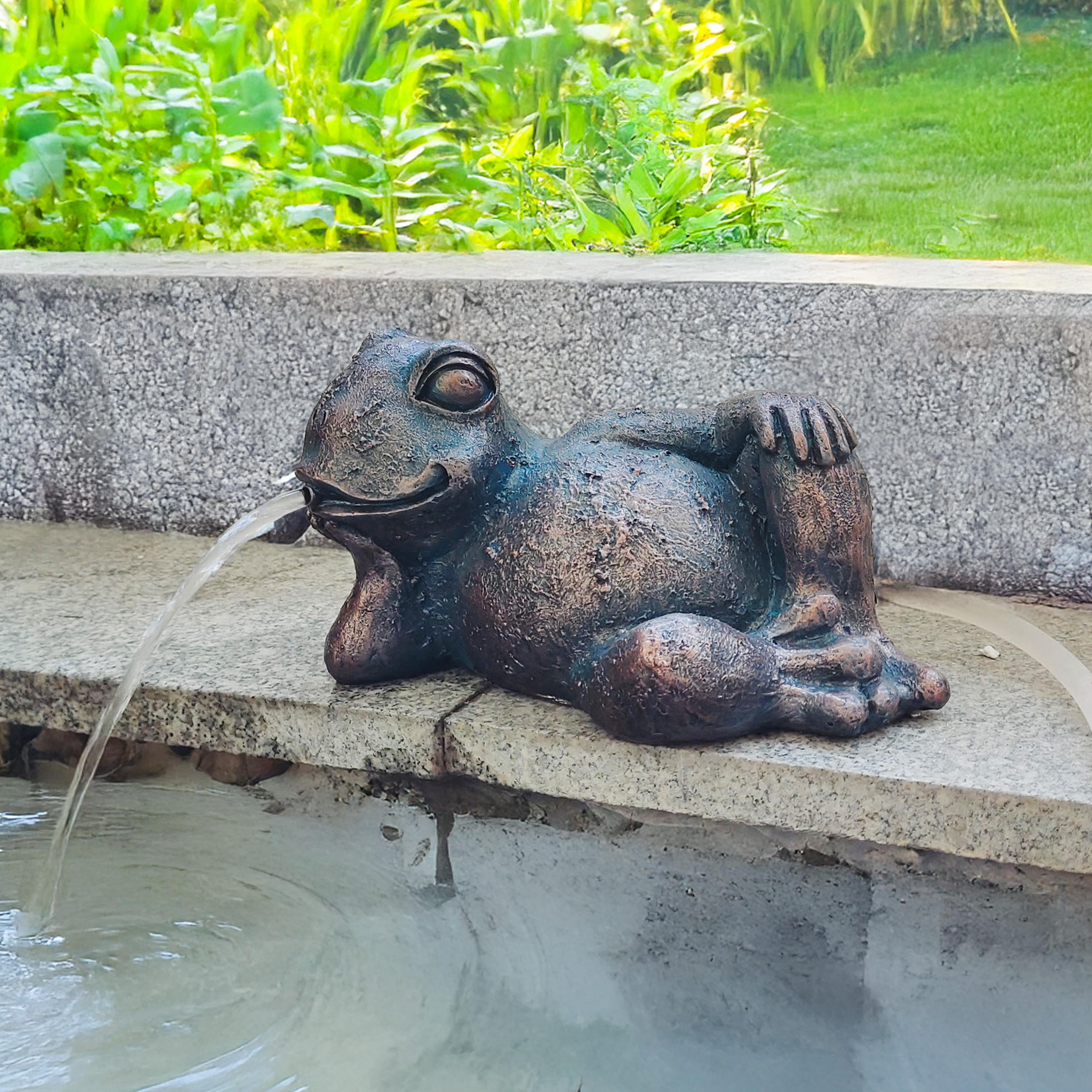 Solar Wasserspeier-Set liegender Frosch Pepe