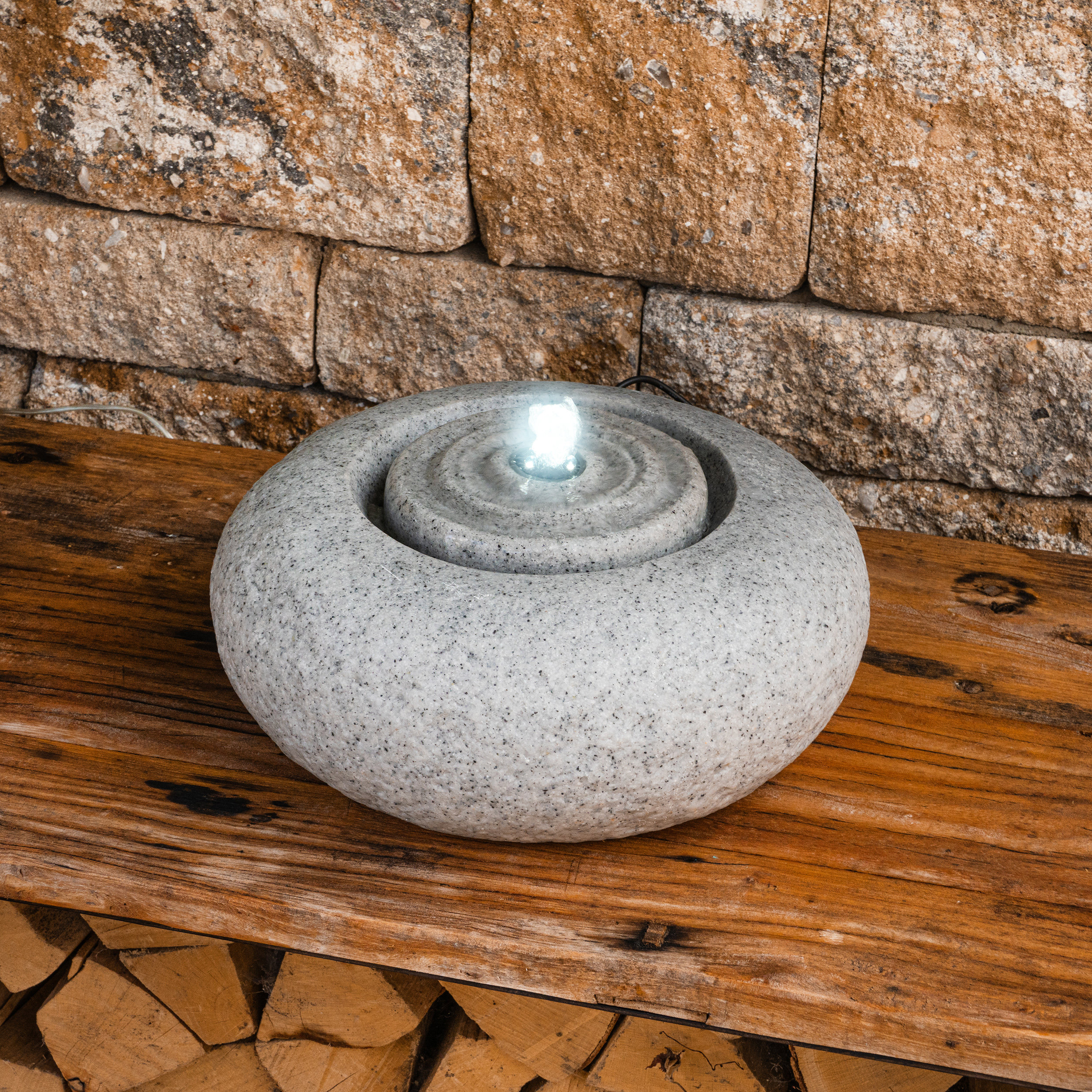 Solar Rundwasserquelle mit LED Licht