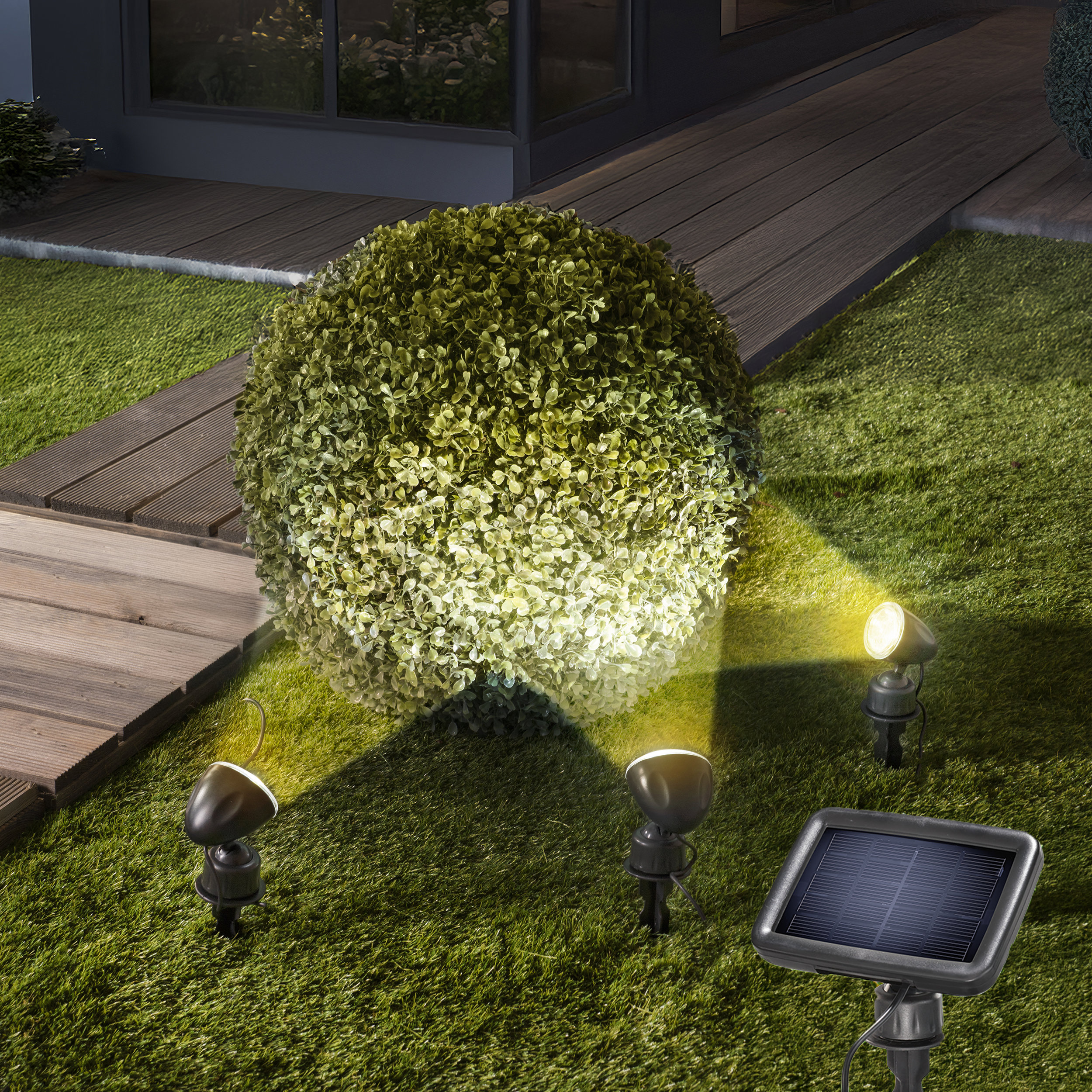 Solarstrahler Trio mit 3 Wand- oder Bodenpots warmweiß