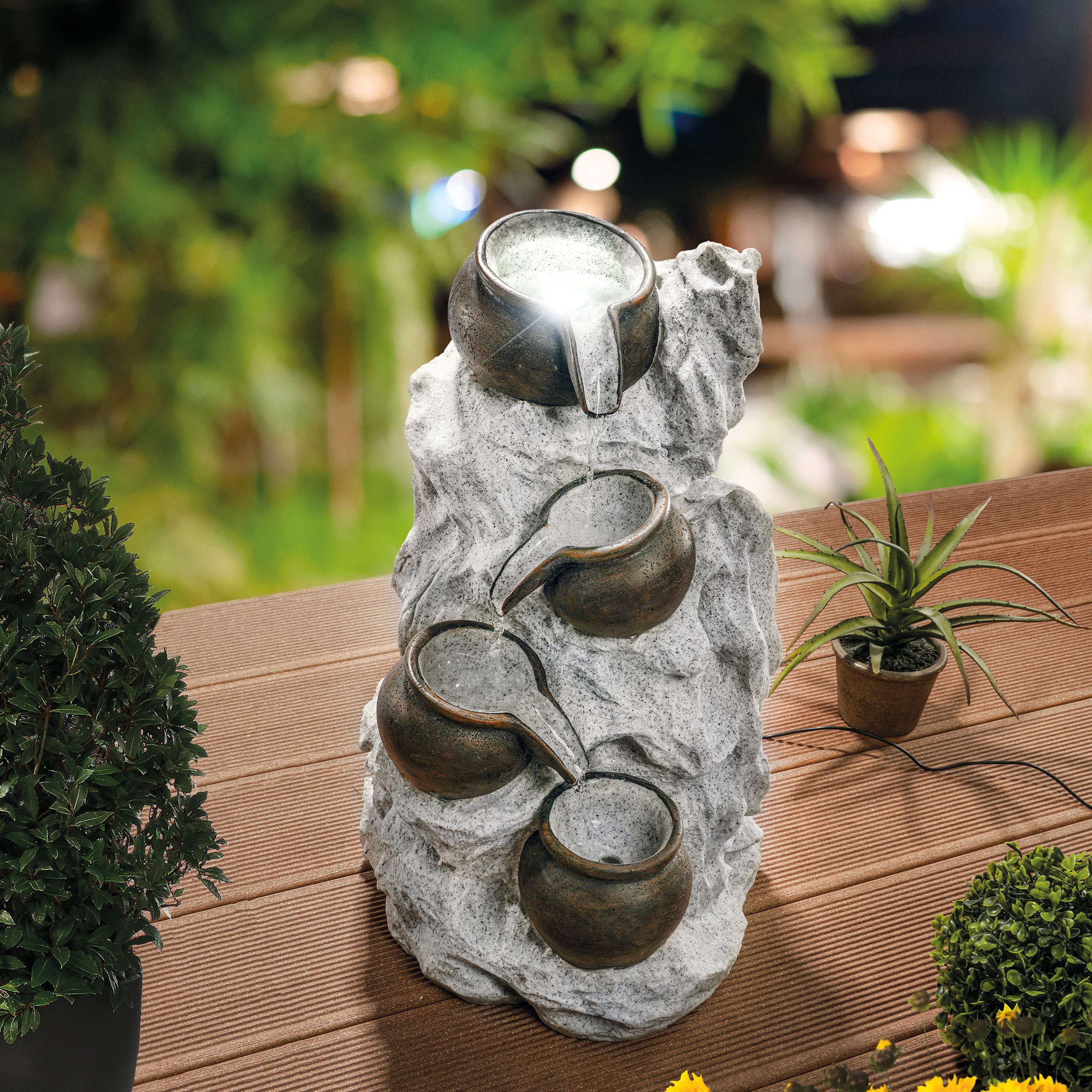 Solar Fels-Kaskadenbrunnen hell mit LED-Beleuchtung