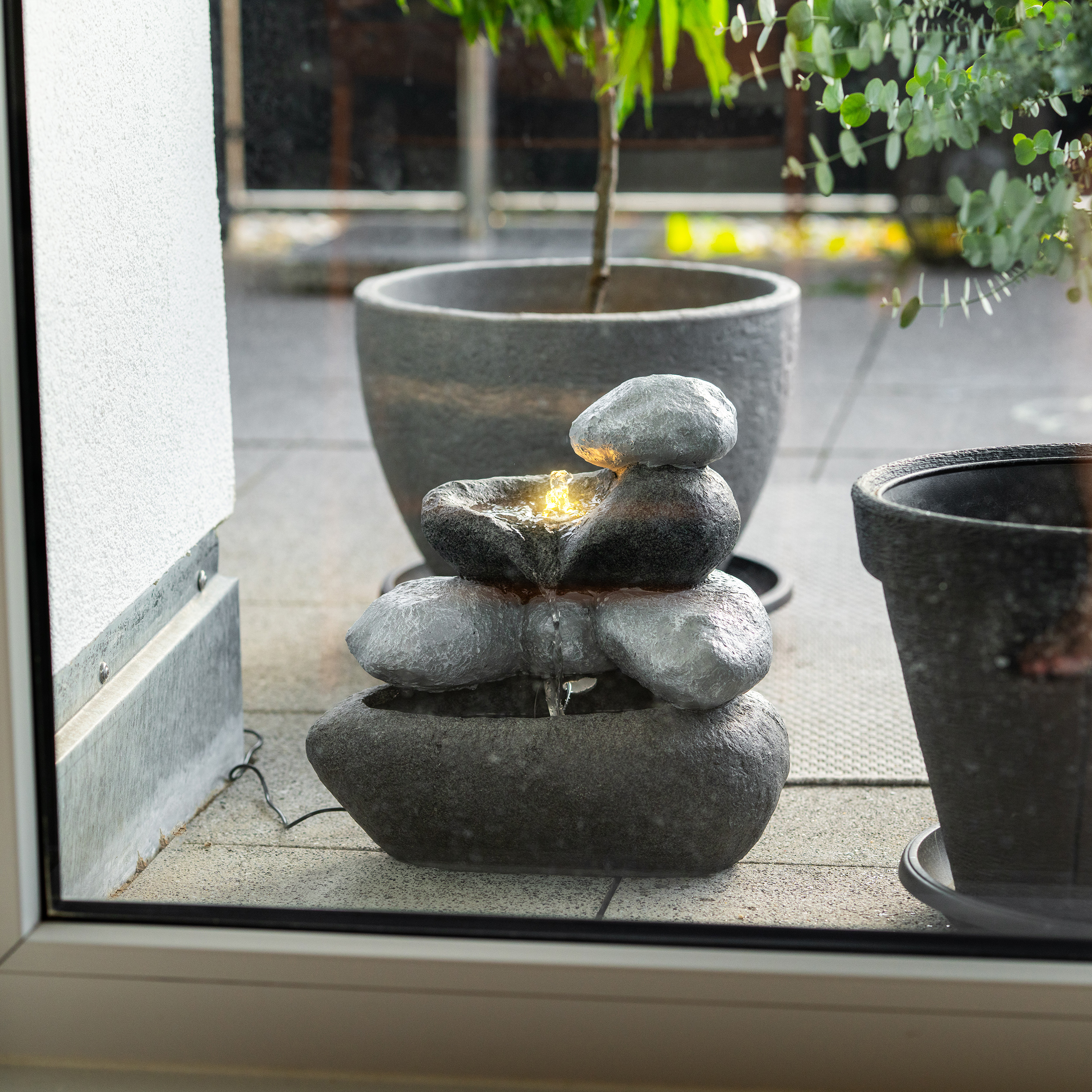 Solar Felsenbrunnen mit LED-Beleuchtung