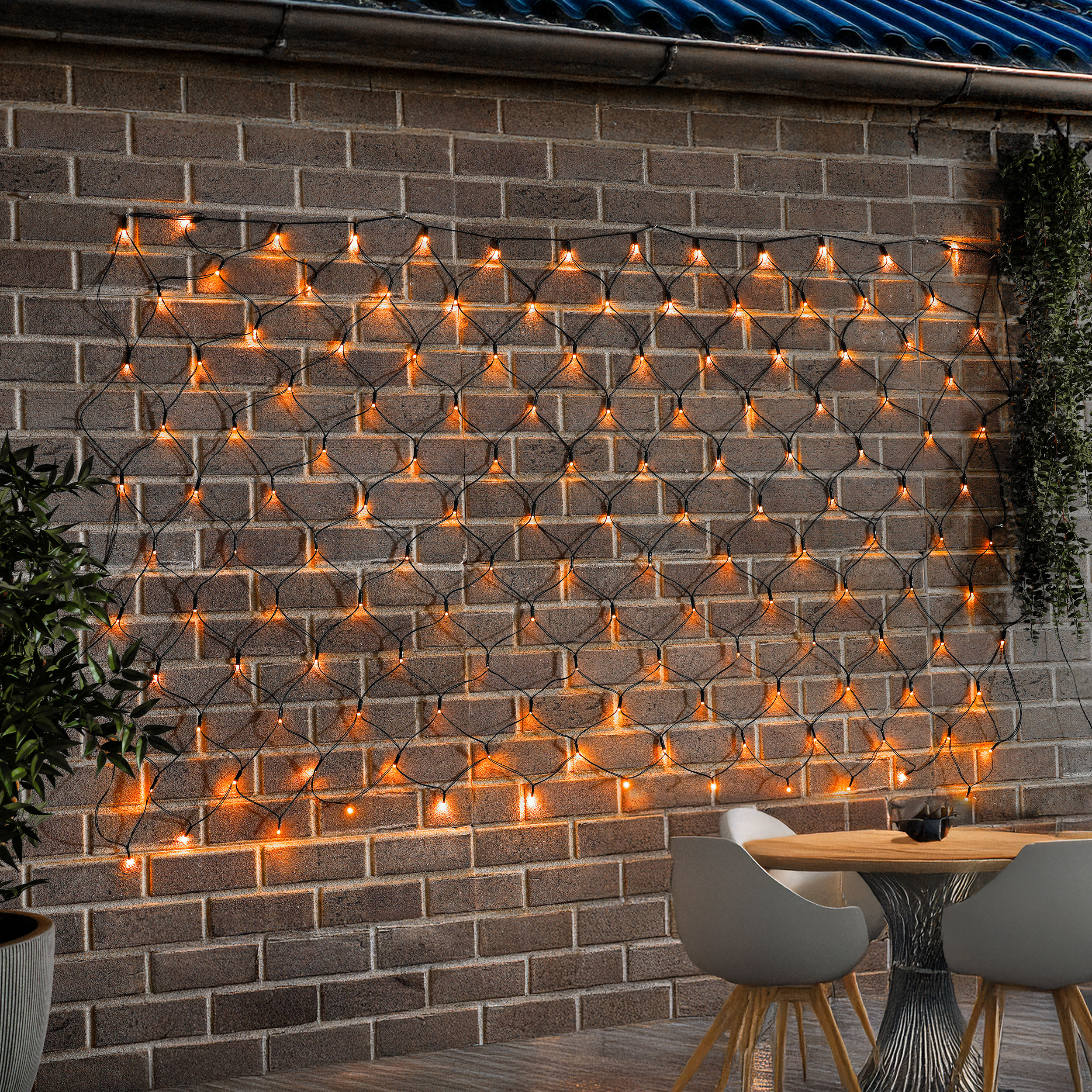 Solar Lichternetz mit 144 bernsteinfarbenen LEDs