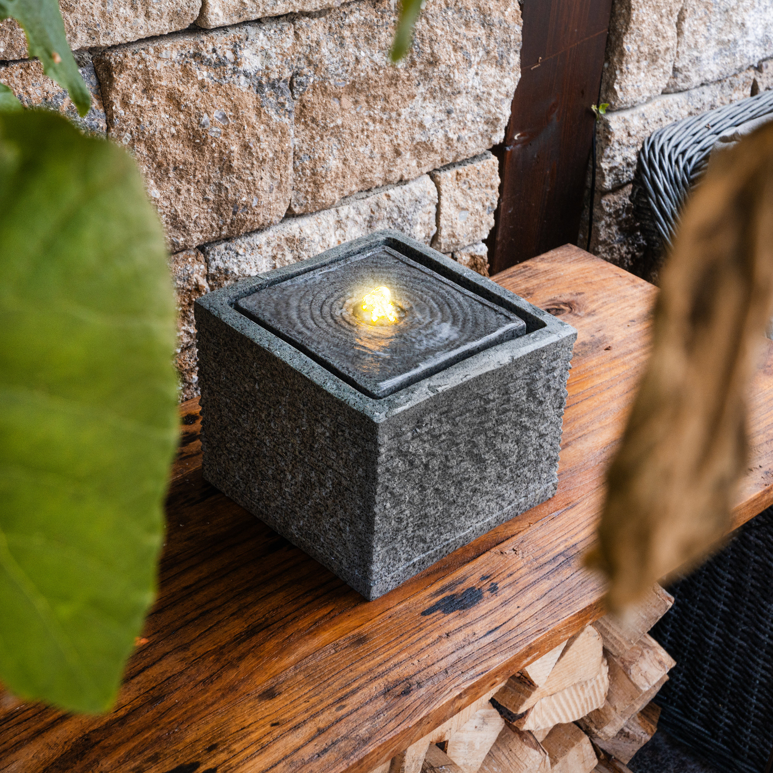 Solar Designbrunnen Silent mit LED Beleuchtung