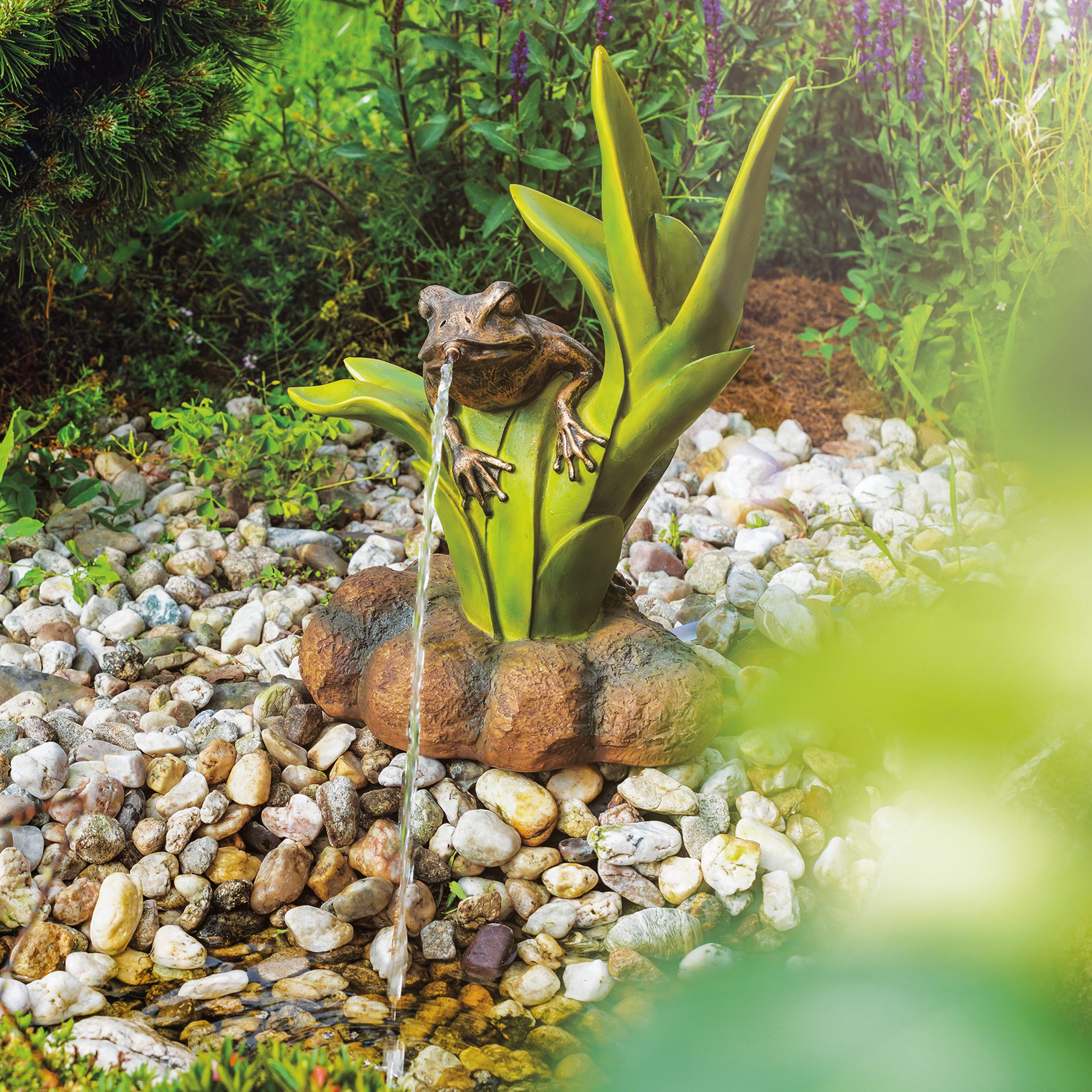 Solar Wasserspeier-Set Frosch sitzend auf Blättern