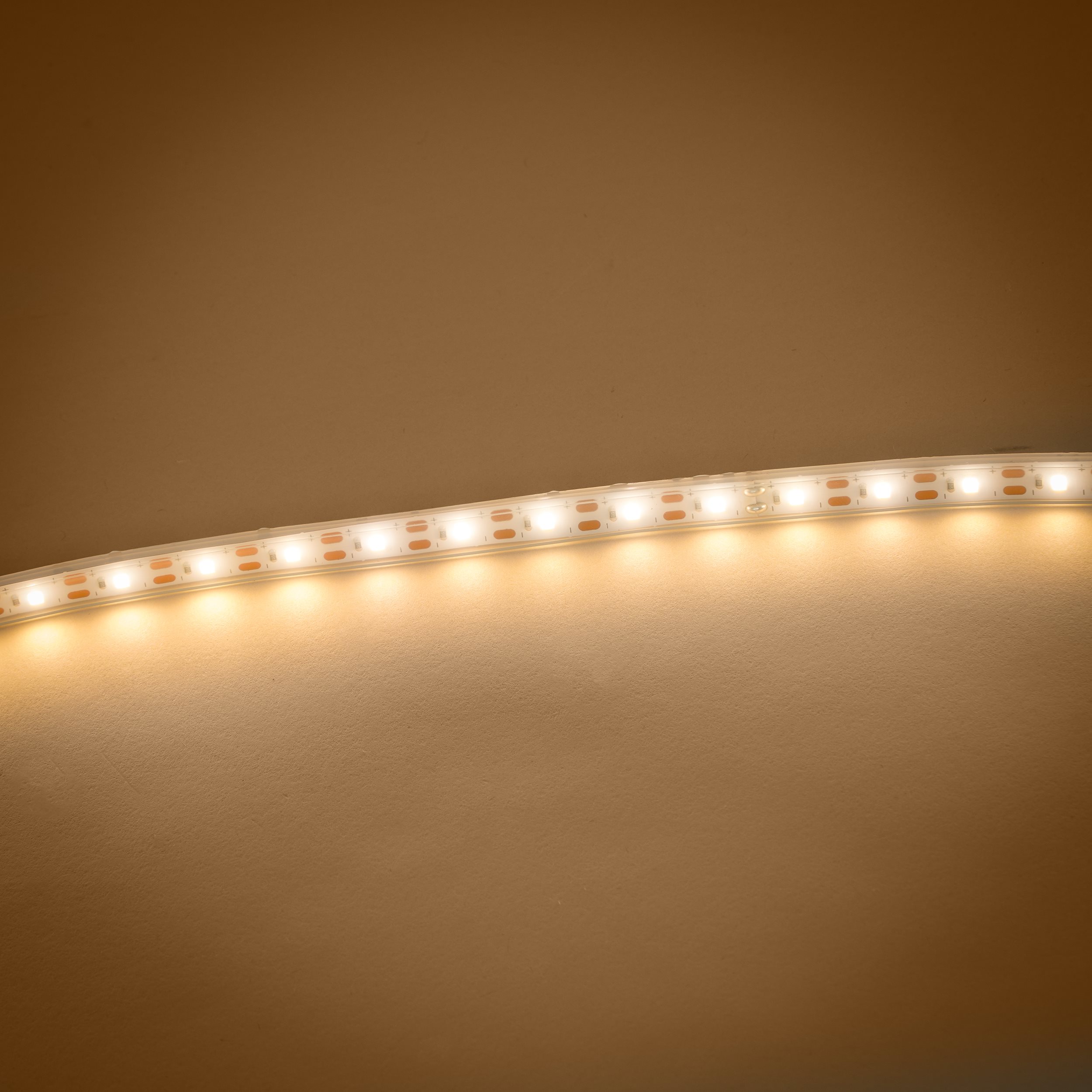 Solar LED-Lichterband mit 300 warmweißen LEDs