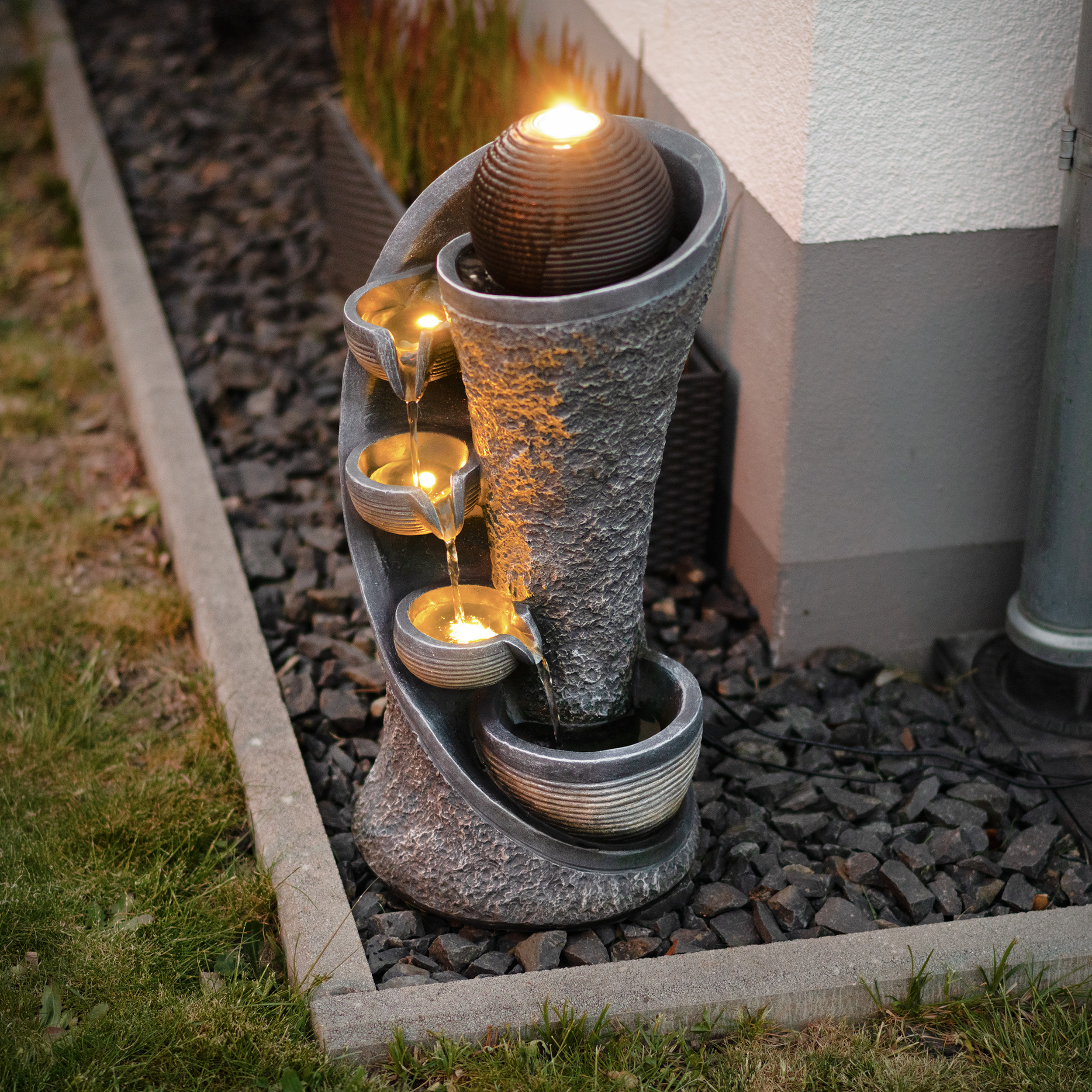 Solar Design Gartenbrunnen mit Wasserquelle und Kaskade