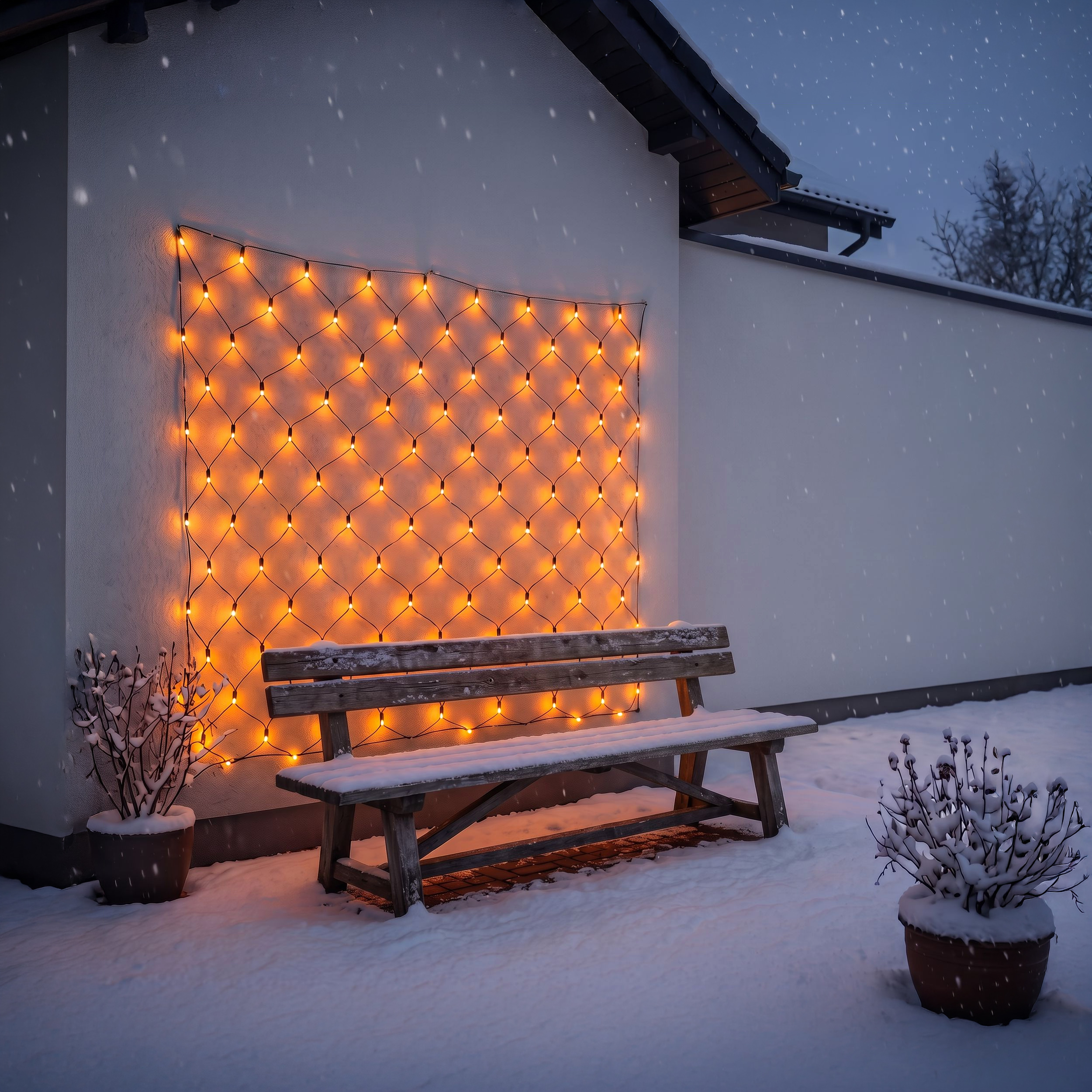 Solar Lichternetz mit 144 bernsteinfarbenen LEDs