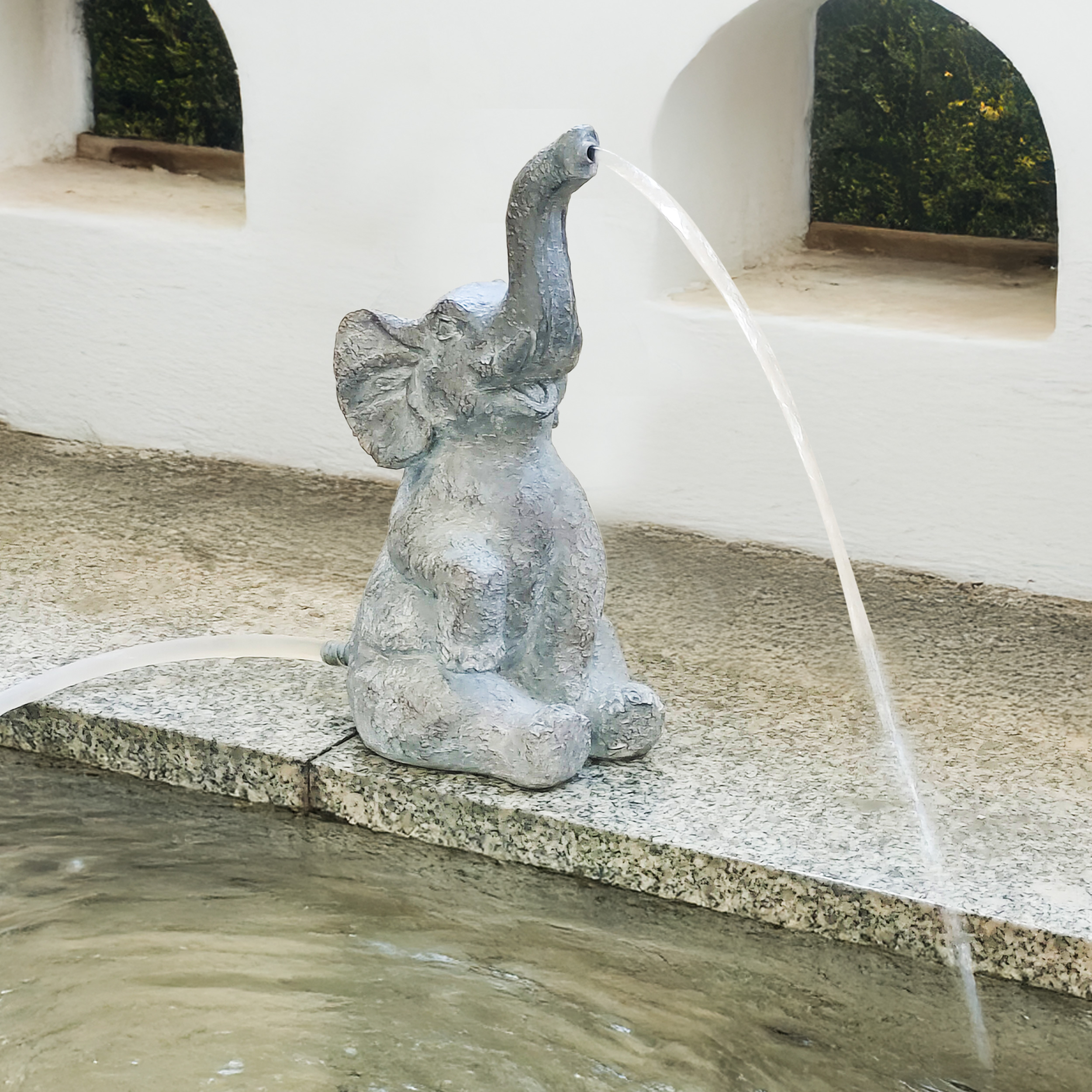 Solar Wasserspeierset sitzender Elefant Lumi