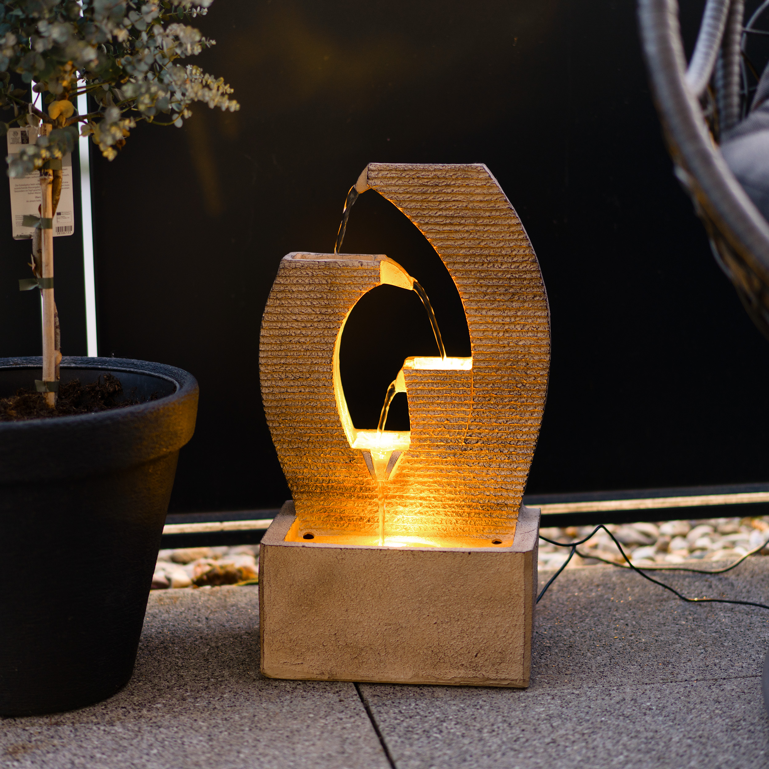 Solar Design Gartenbrunnen mit Wasserlauf und LED Licht