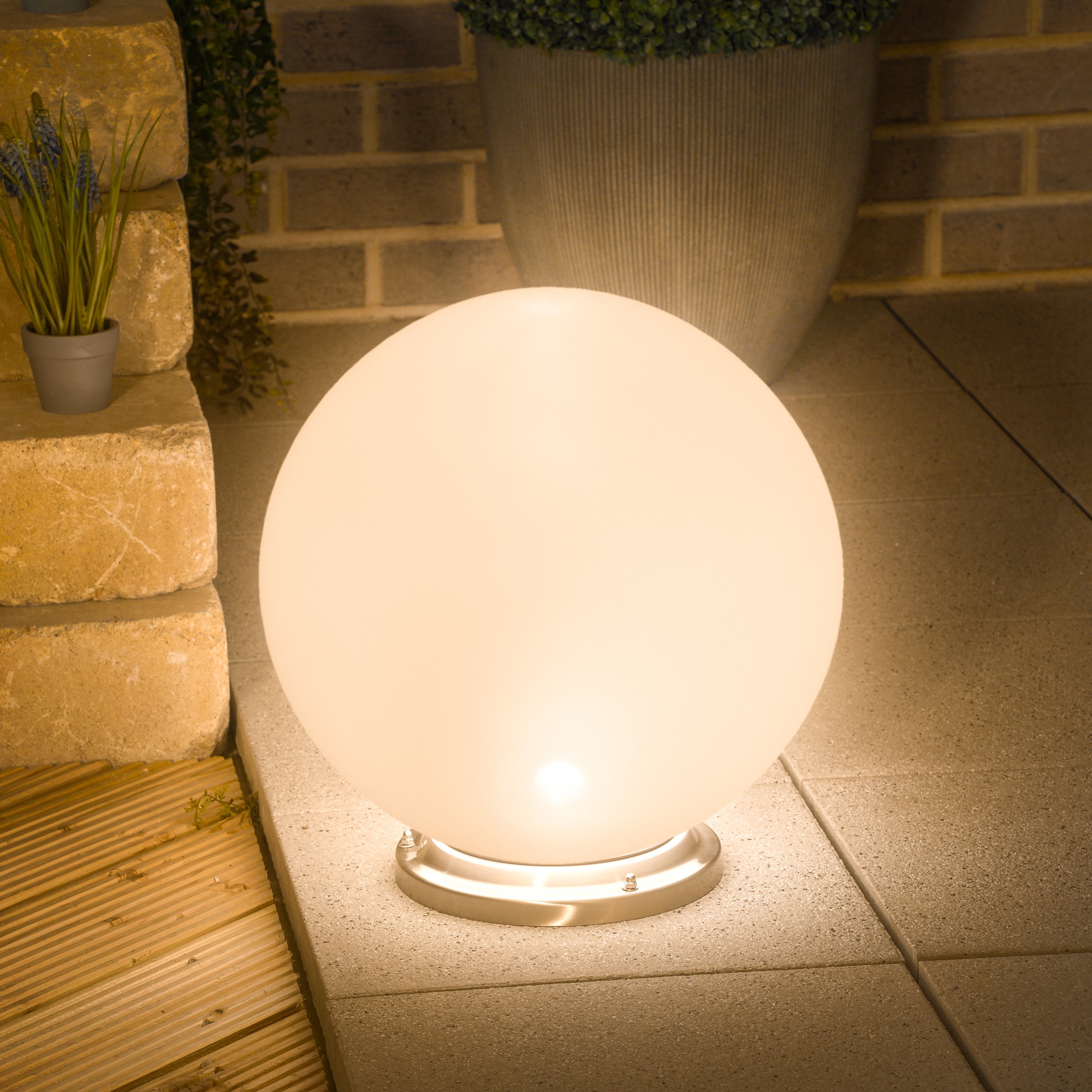 Solarkugel ⌀ 40 cm mit Edelstahlsockel und Fernbedienung