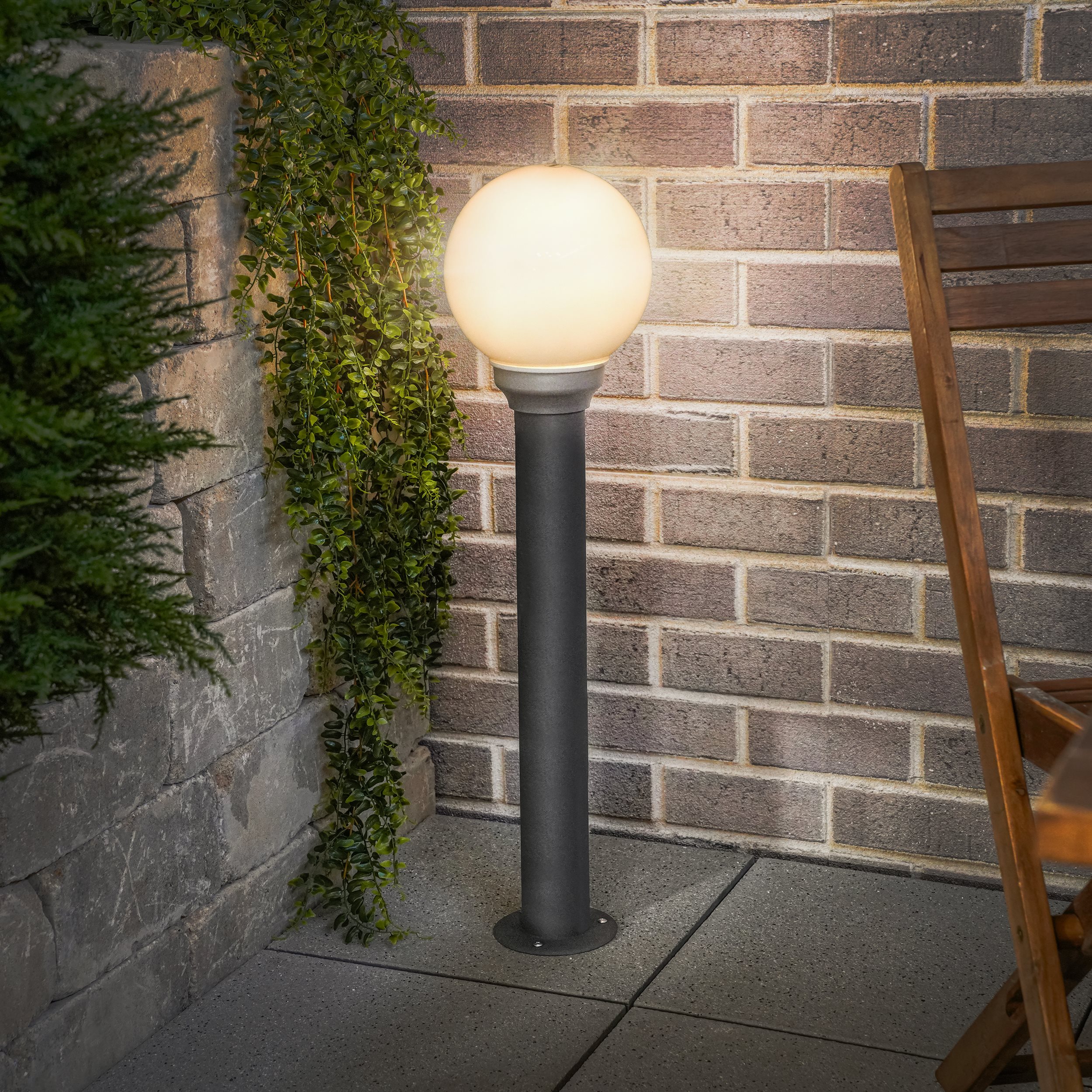 Solar Pollerleuchte mit Leuchtkugel ⌀ 20 cm