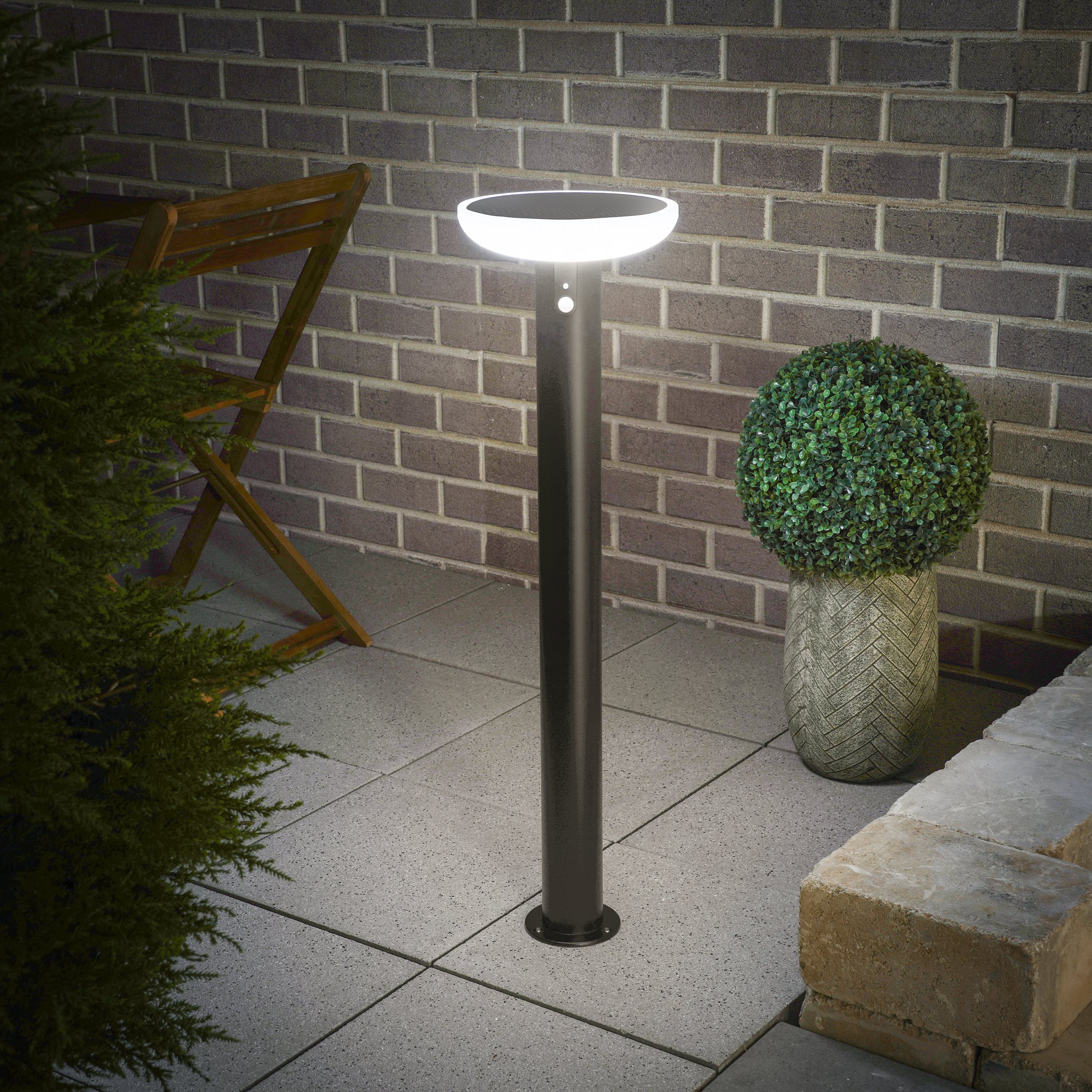 Moderne Solar-Sockelleuchte Linus 90 cm mit Bewegungssensor