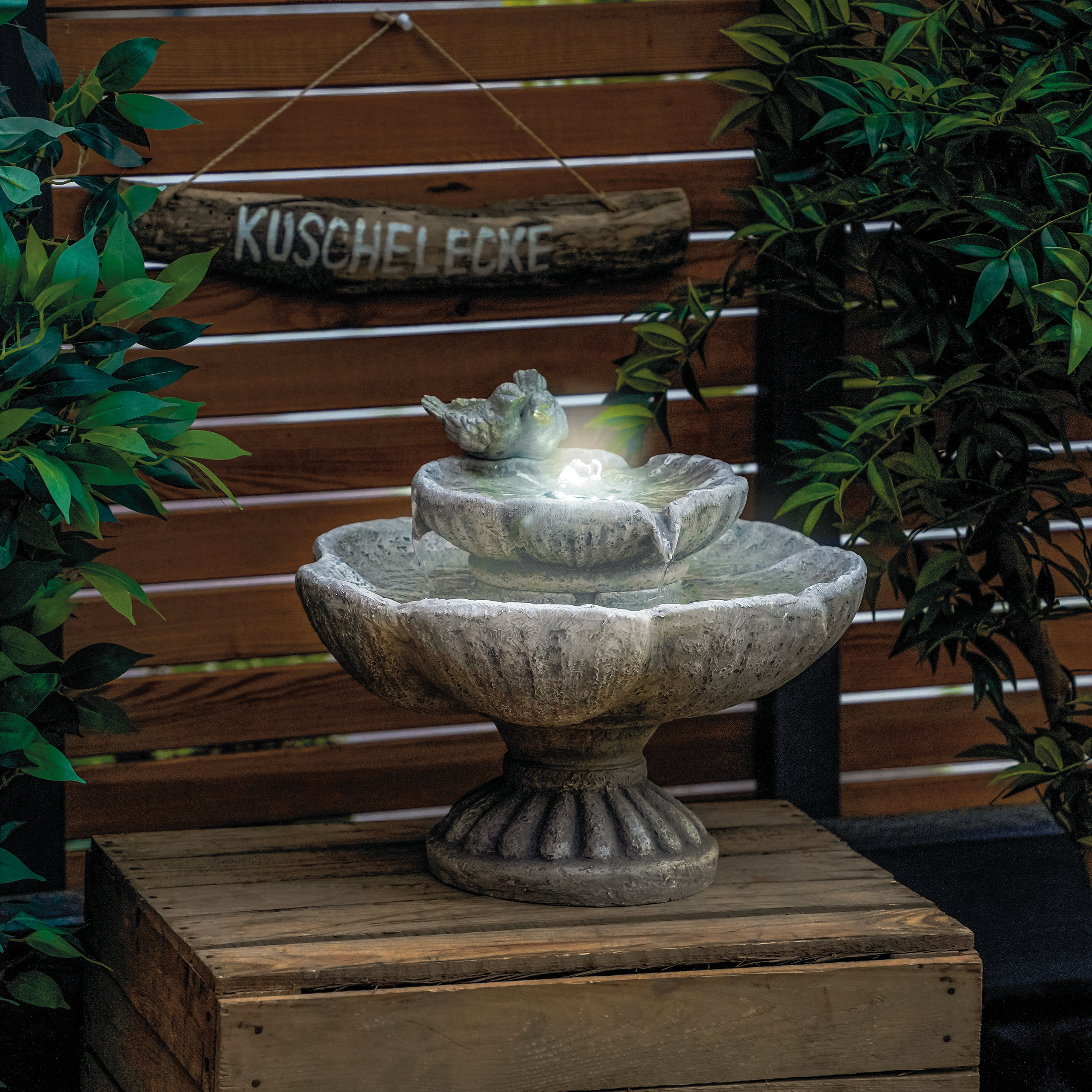 Solar Gartenbrunnen mit Vogelpaar und LED-Beleuchtung