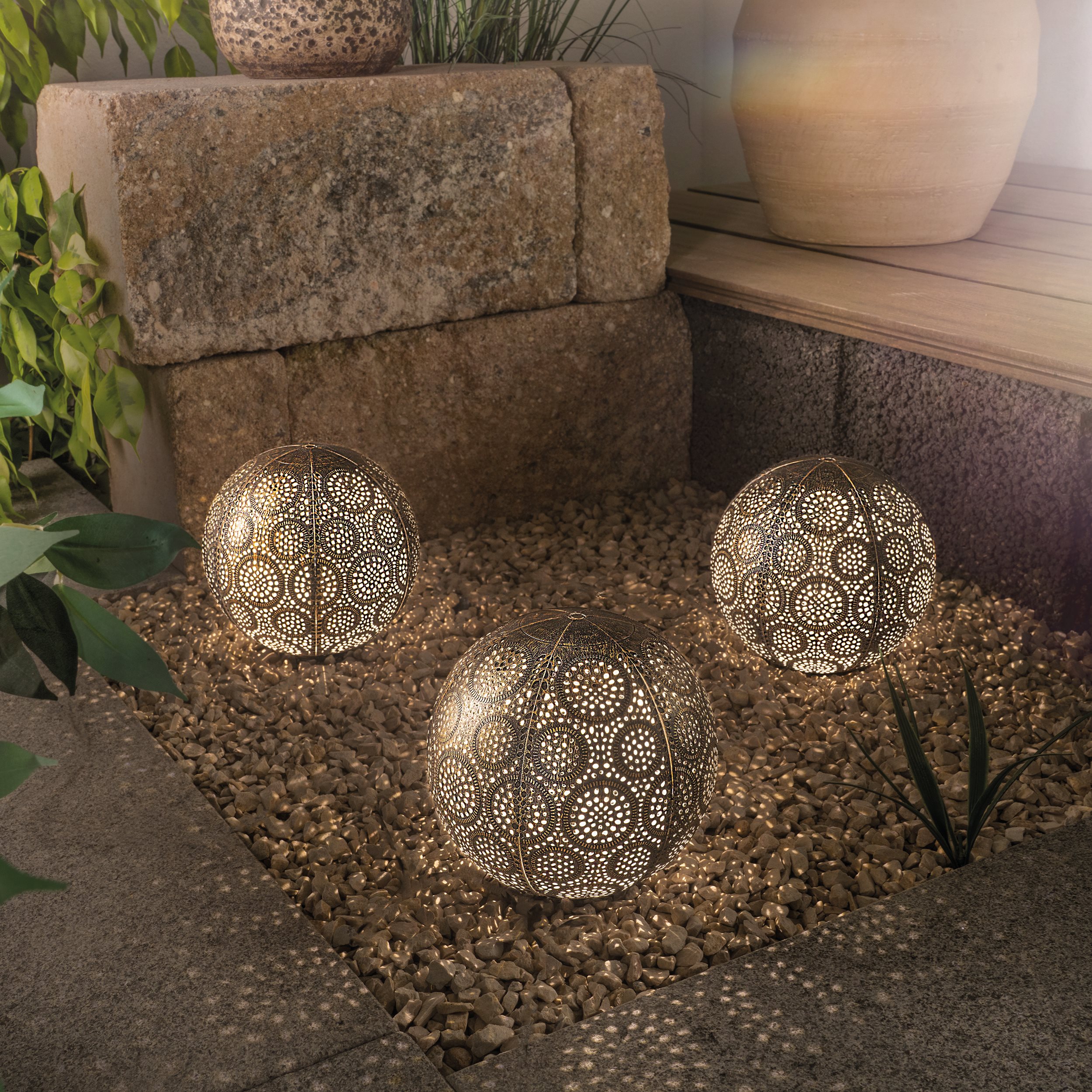 Solarkugeln Ambrosia Ø 15 cm mit Ornamenten, messing antik