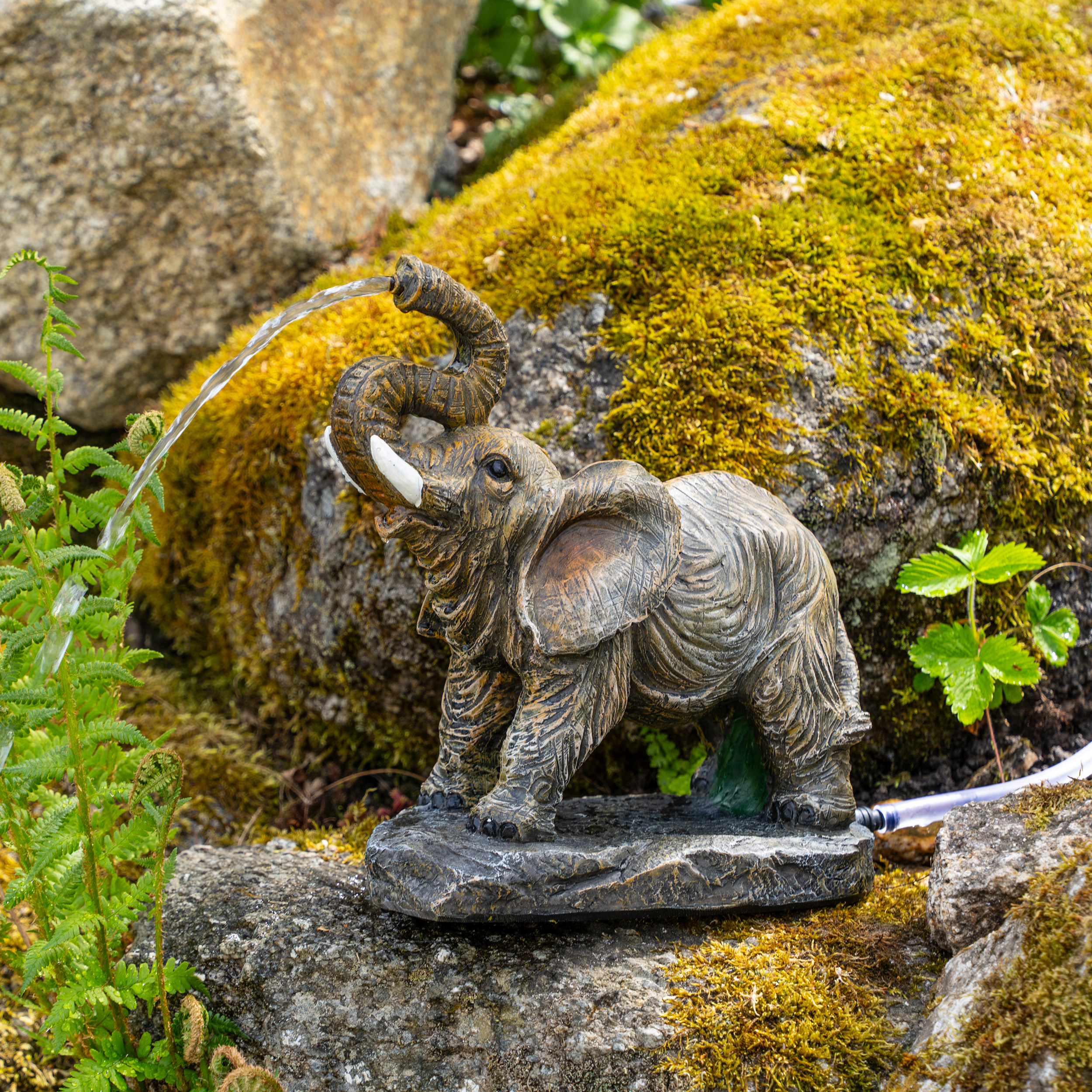 Solar Wasserspeierset stehender Elefant Temba