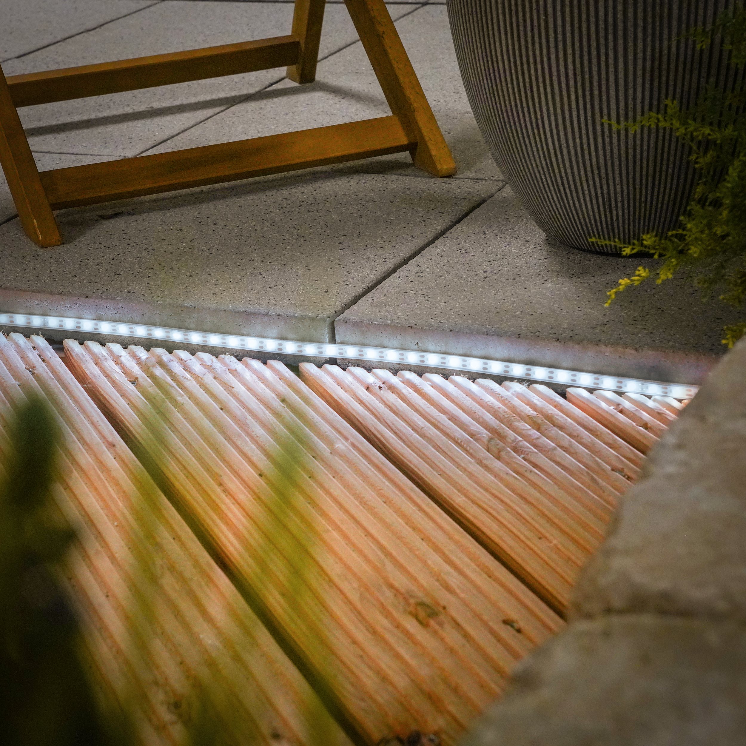 Solar LED-Lichterband mit 300 kaltweißen LEDs