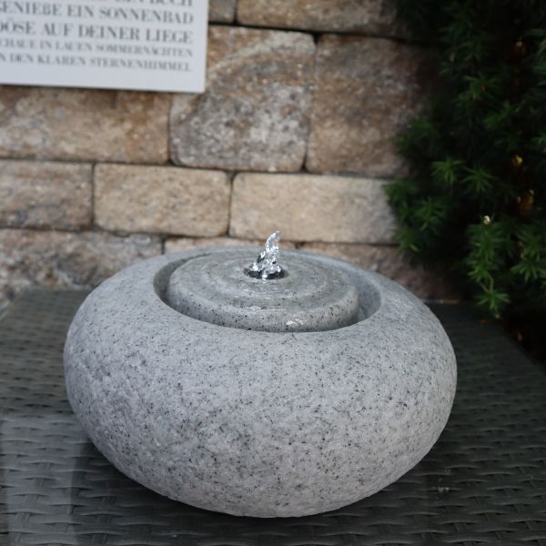 Solar Rundwasserquelle mit LED Licht