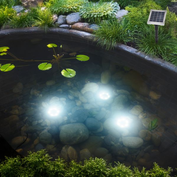 Solar Über- und Unterwasserstrahler mit 3 Spots kalt weiß